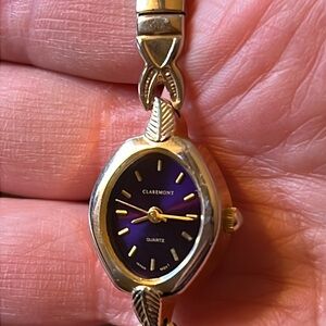 VINTAGE Claremont women’s watch. Stretchy band. Stainless steel Works!